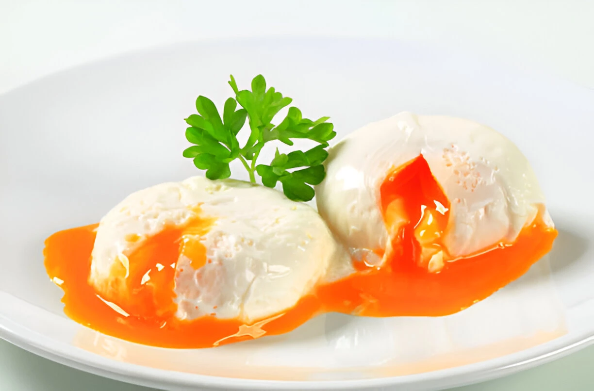 POACHED EGGS: CARA MEMBUATNYA DENGAN MUDAH
