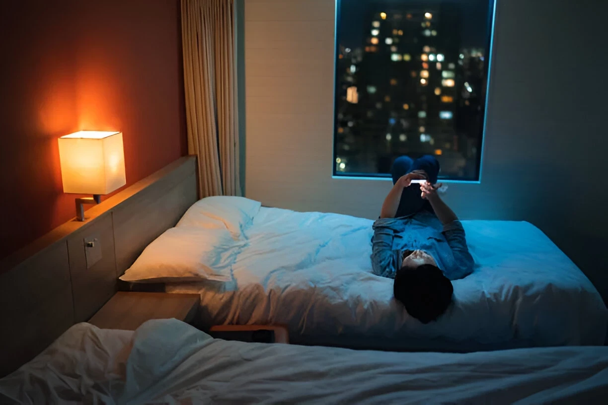 SUSAH TIDUR DI MALAM HARI: KETAHUI PENYEBAB UTAMANYA DAN CARA MENGATASINYA