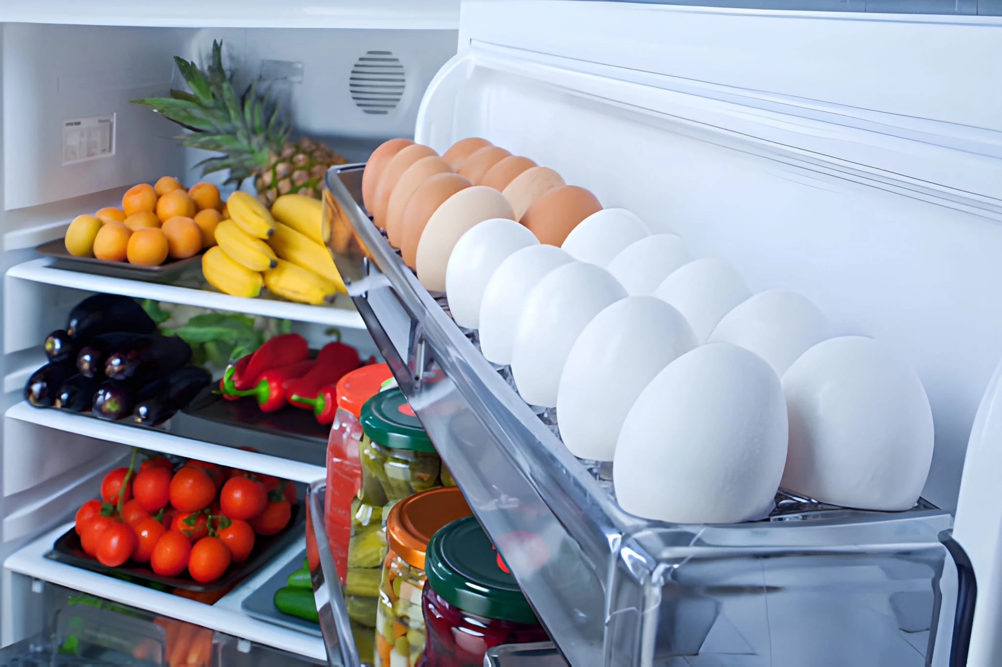 7 Makanan Yang Tidak Boleh Disimpan Di Pintu Kulkas