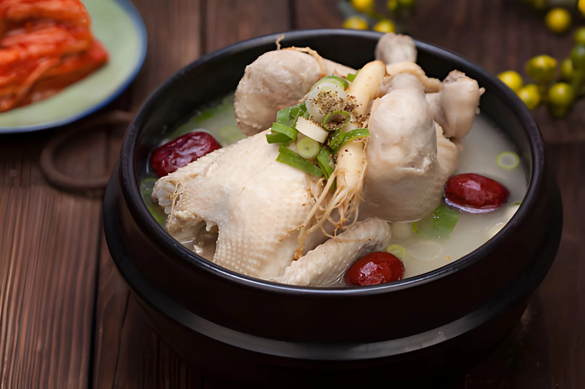 Samgyetang: Sup Ayam Ginseng Korea Untuk Meningkatkan Daya Tahan Tubuh