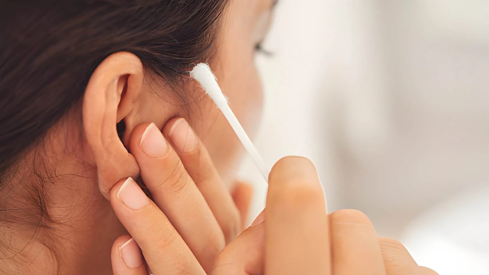 Cara Membersihkan Kotoran Telinga dengan Aman dan Benar