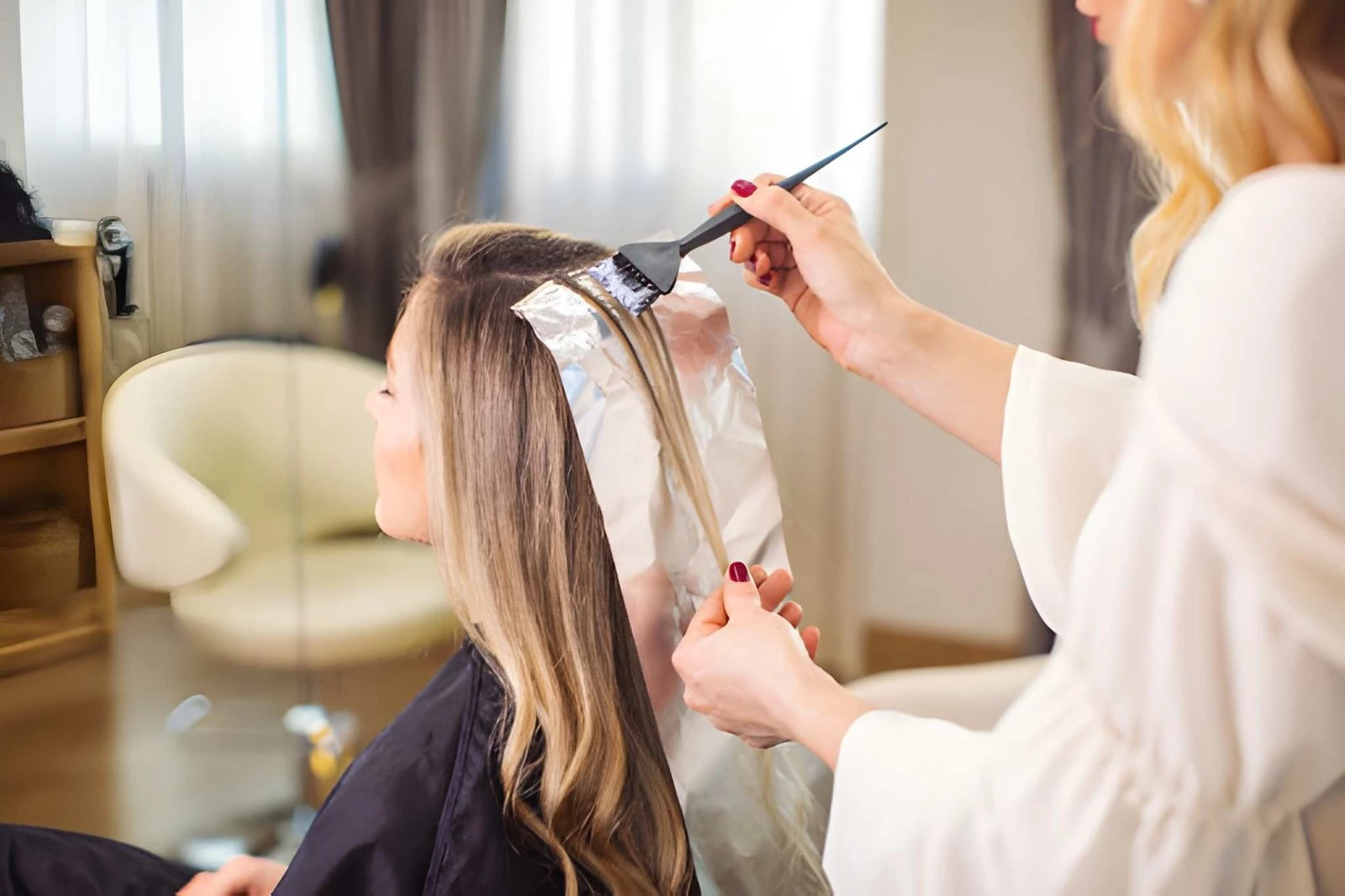 Bahaya Bleaching Rambut dan Cara Aman untuk Melakukannya