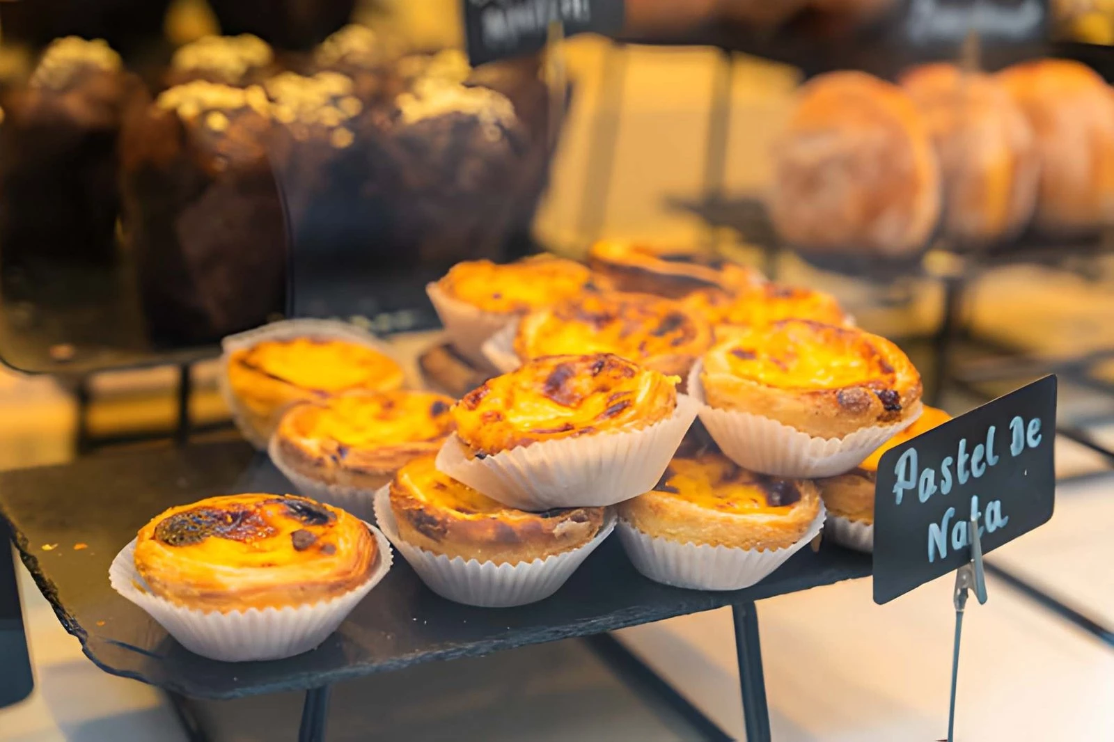 Sejarah Portuguese Egg Tart: Perjalanan Manis dari Biara di Portugal ke Seluruh Dunia