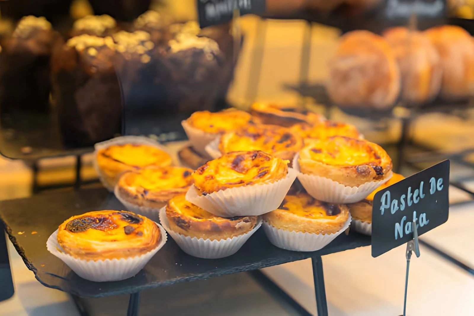 Sejarah Portuguese Egg Tart: Perjalanan Manis dari Biara di Portugal ke Seluruh Dunia