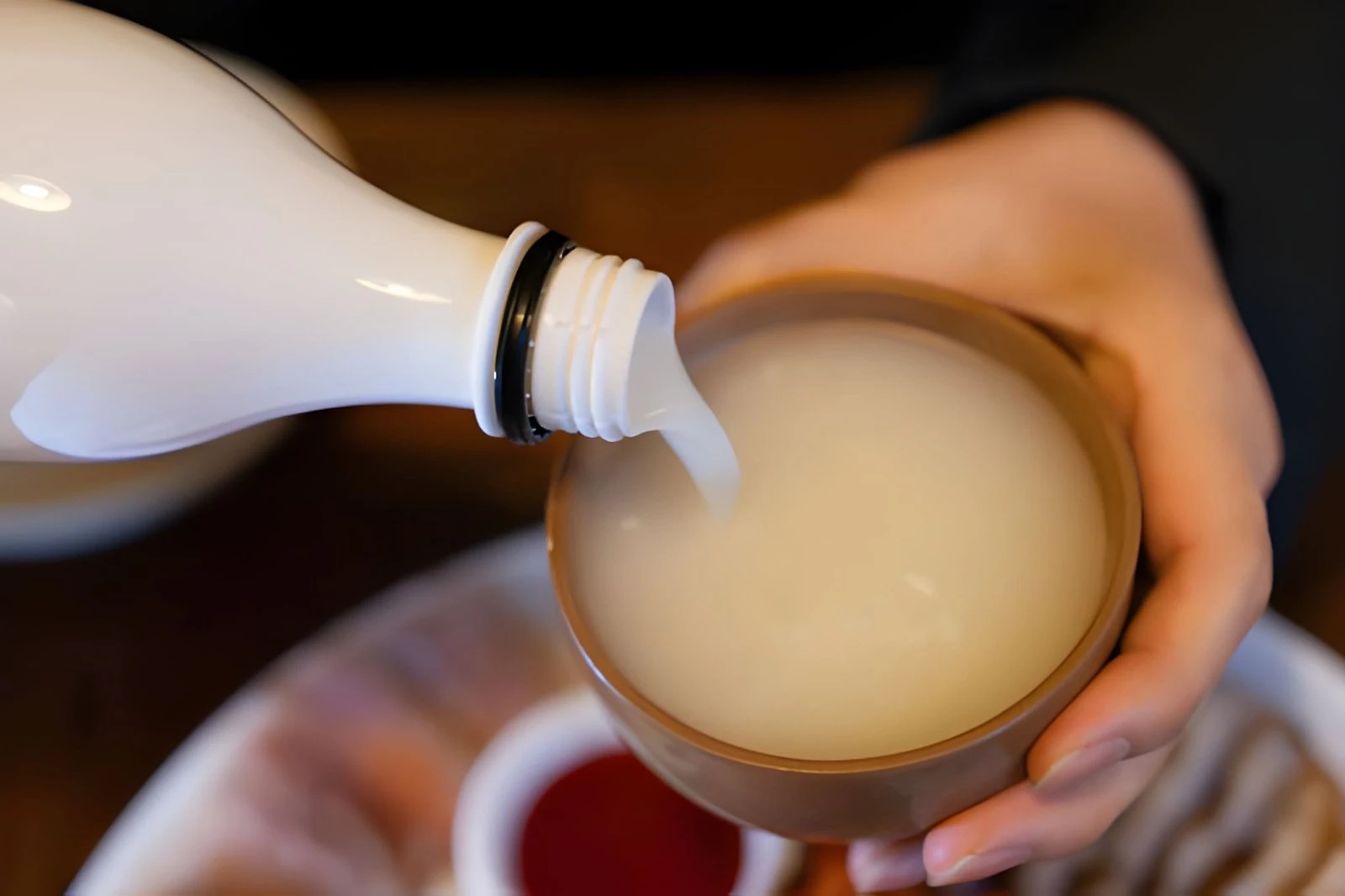 Makgeolli: Minuman Beras Tradisional Korea yang Unik dan Kaya Rasa