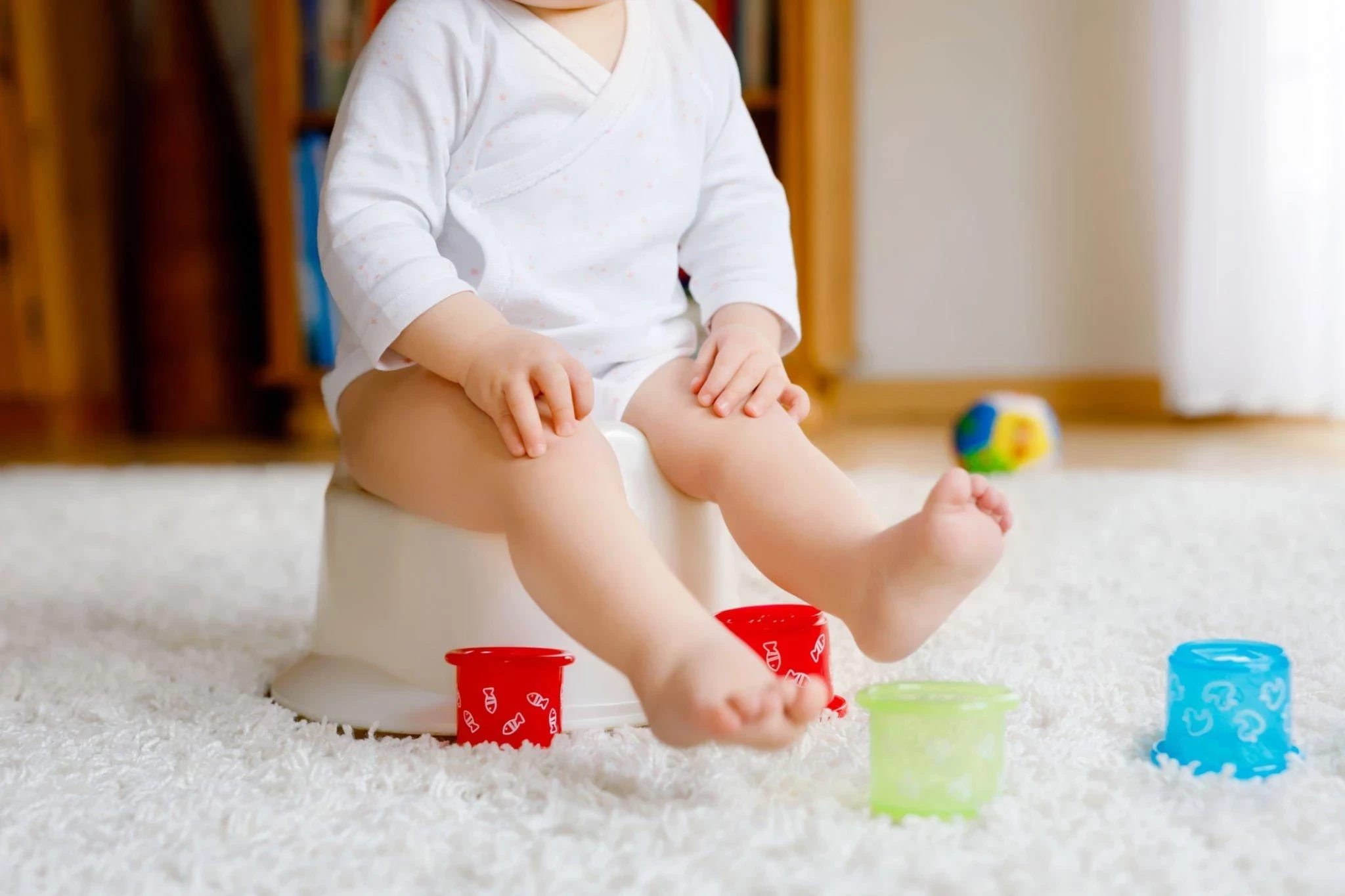 DIARE PADA BAYI: PENYEBAB, GEJALA DAN CARA MENGATASINYA