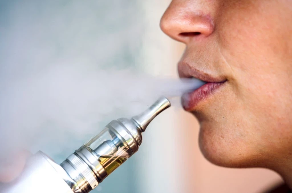 Bahaya Vaping (Rokok Elektronik): Mengungkap Risiko Yang Tersembunyi