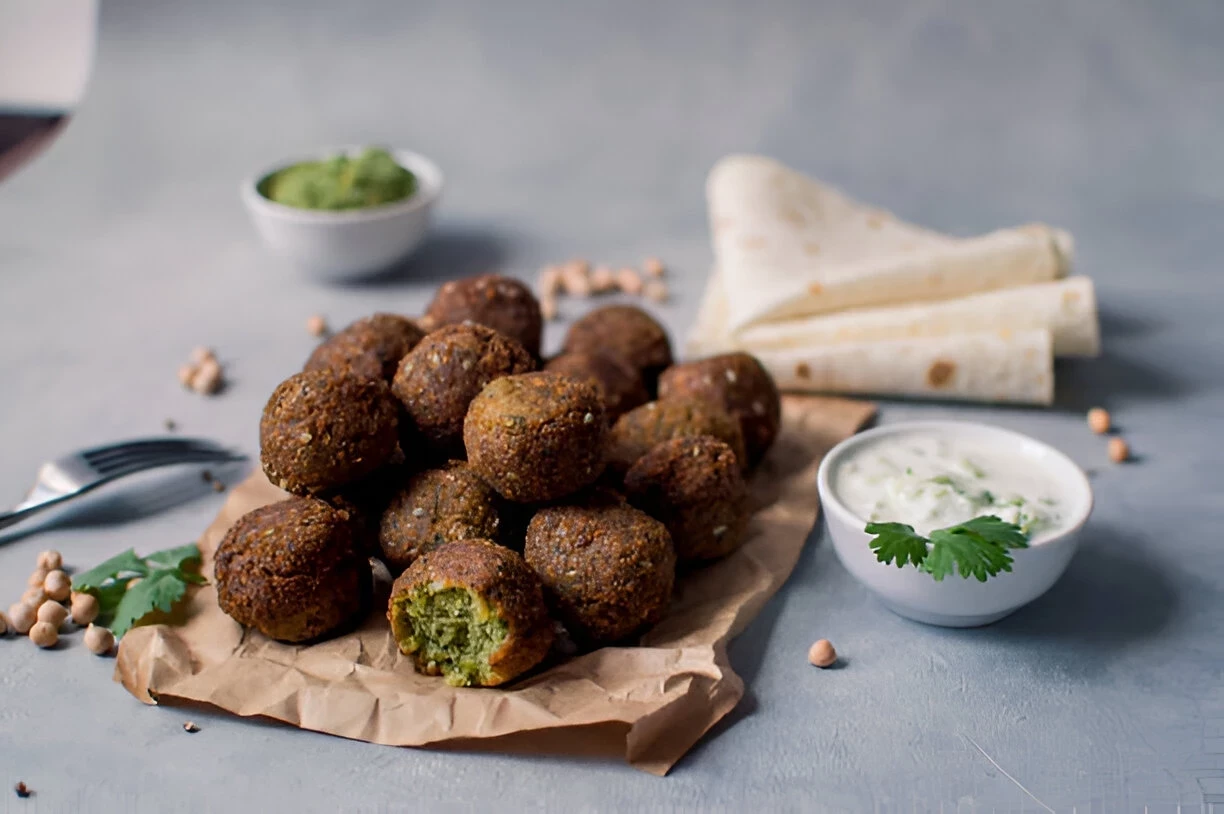 Apa Itu Falafel: Makanan Lezat Kaya Protein dari Timur Tengah