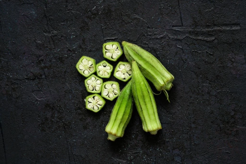 Okra: Kandungan Gizi, Manfaat Kesehatan, dan Karakteristik Pohonnya