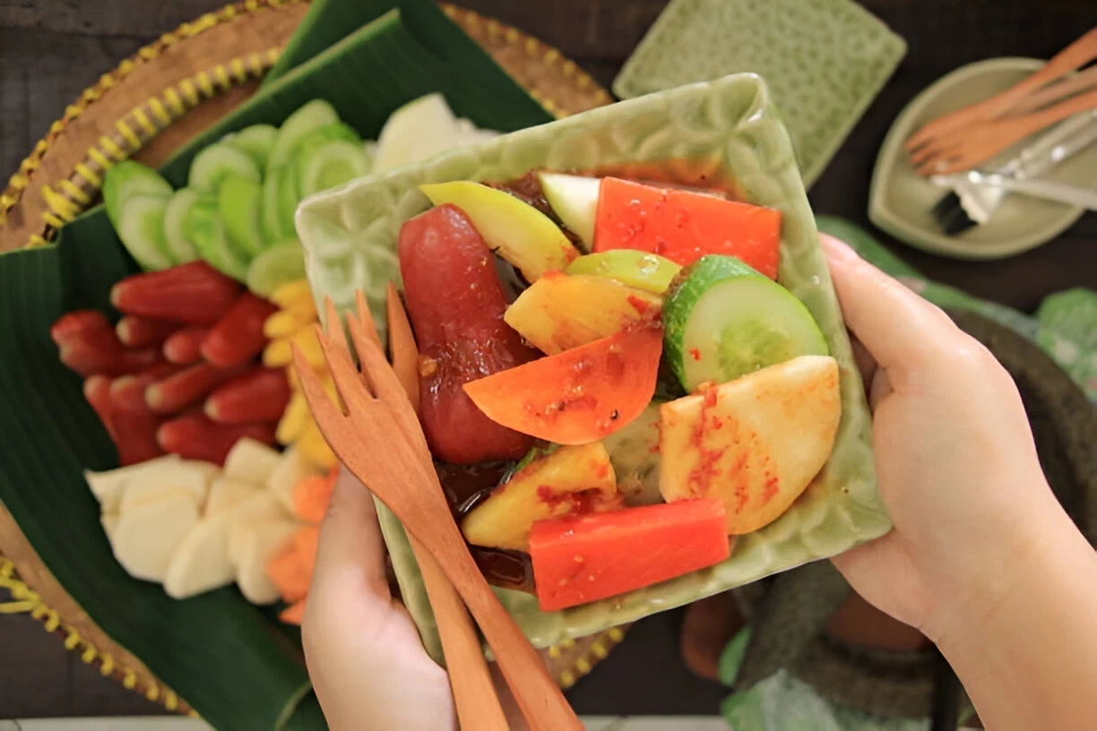 8 Jenis Rujak Khas Indonesia yang Paling Populer: Asal Daerah, Ciri Khas, dan Keunikannya