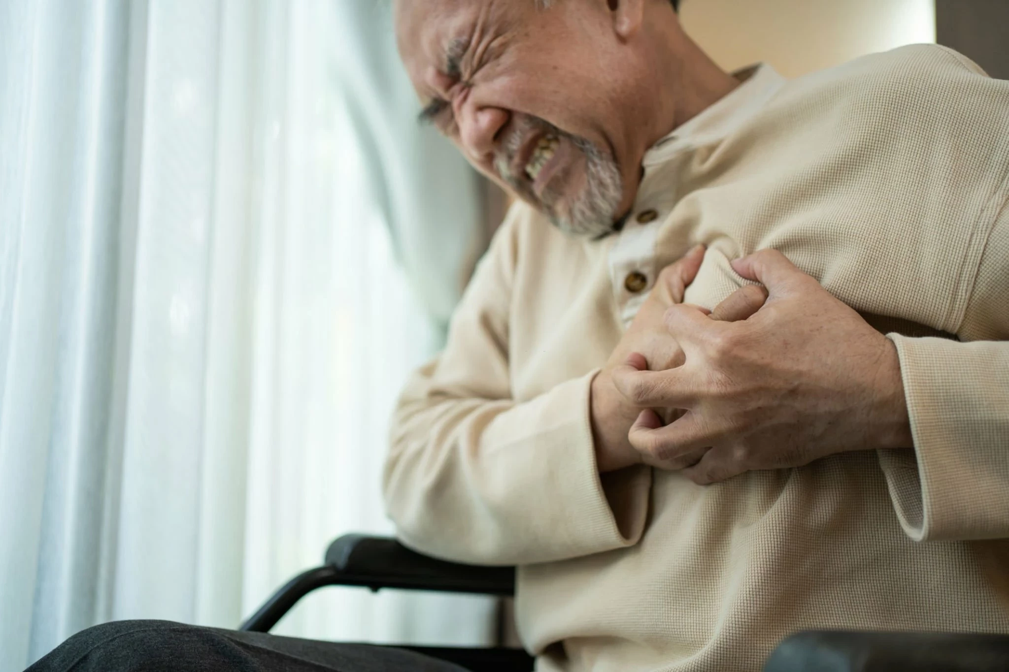Angin Duduk (Angina Pectoris): Gejala, Penyebab, Serta Cara Mengelola dan Mencegahnya
