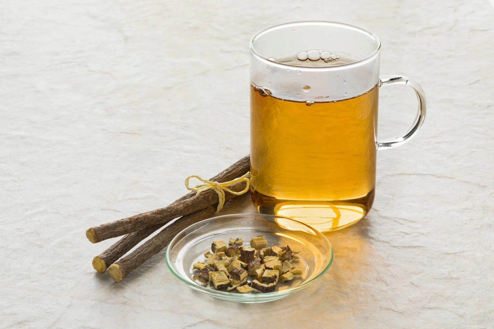 Akar Licorice (Gan Cao): Manfaat, Kandungan, dan Efek Samping