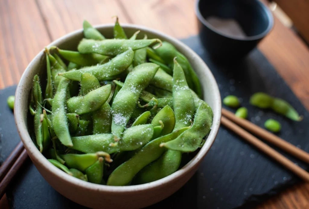 Edamame: Kandungan Gizi, Manfaat, dan Efek Samping