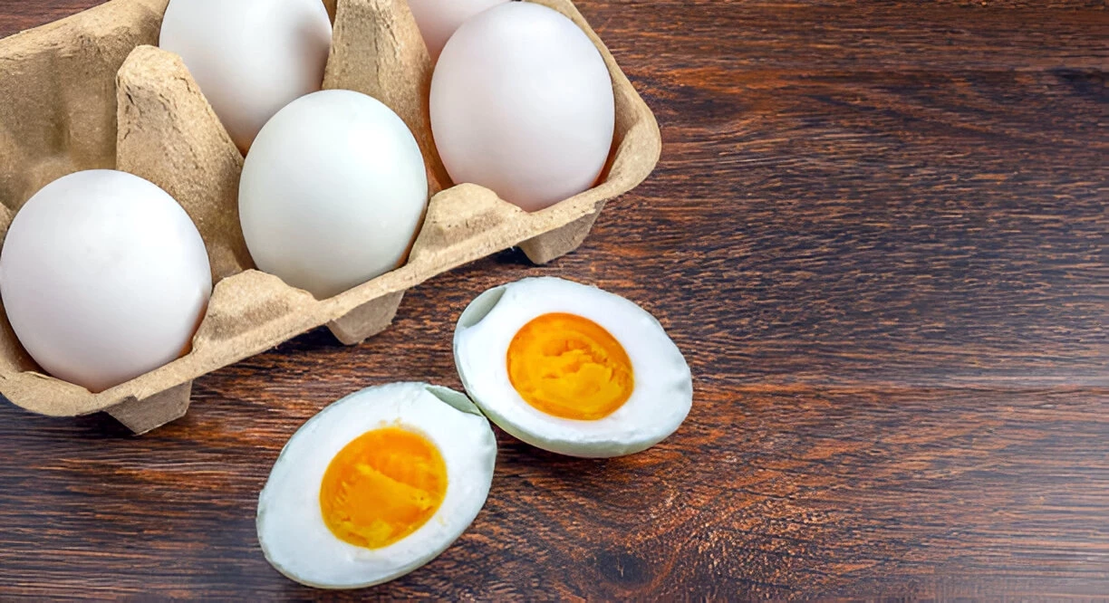 Telur Asin: Manfaat, Kandungan Gizi, dan Risiko Kesehatan