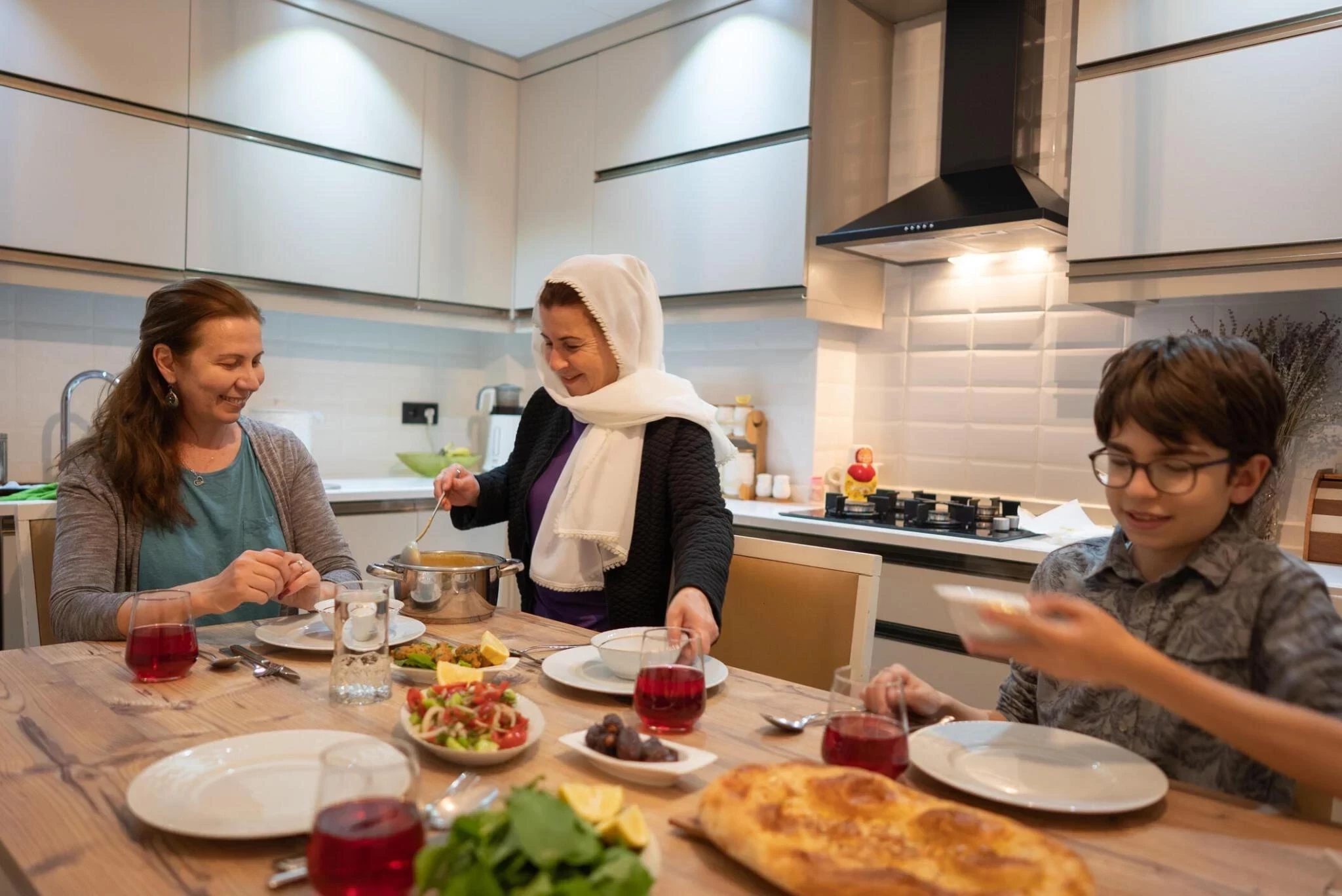7 Makanan Sehat untuk Sahur agar Kenyang dan Bertenaga