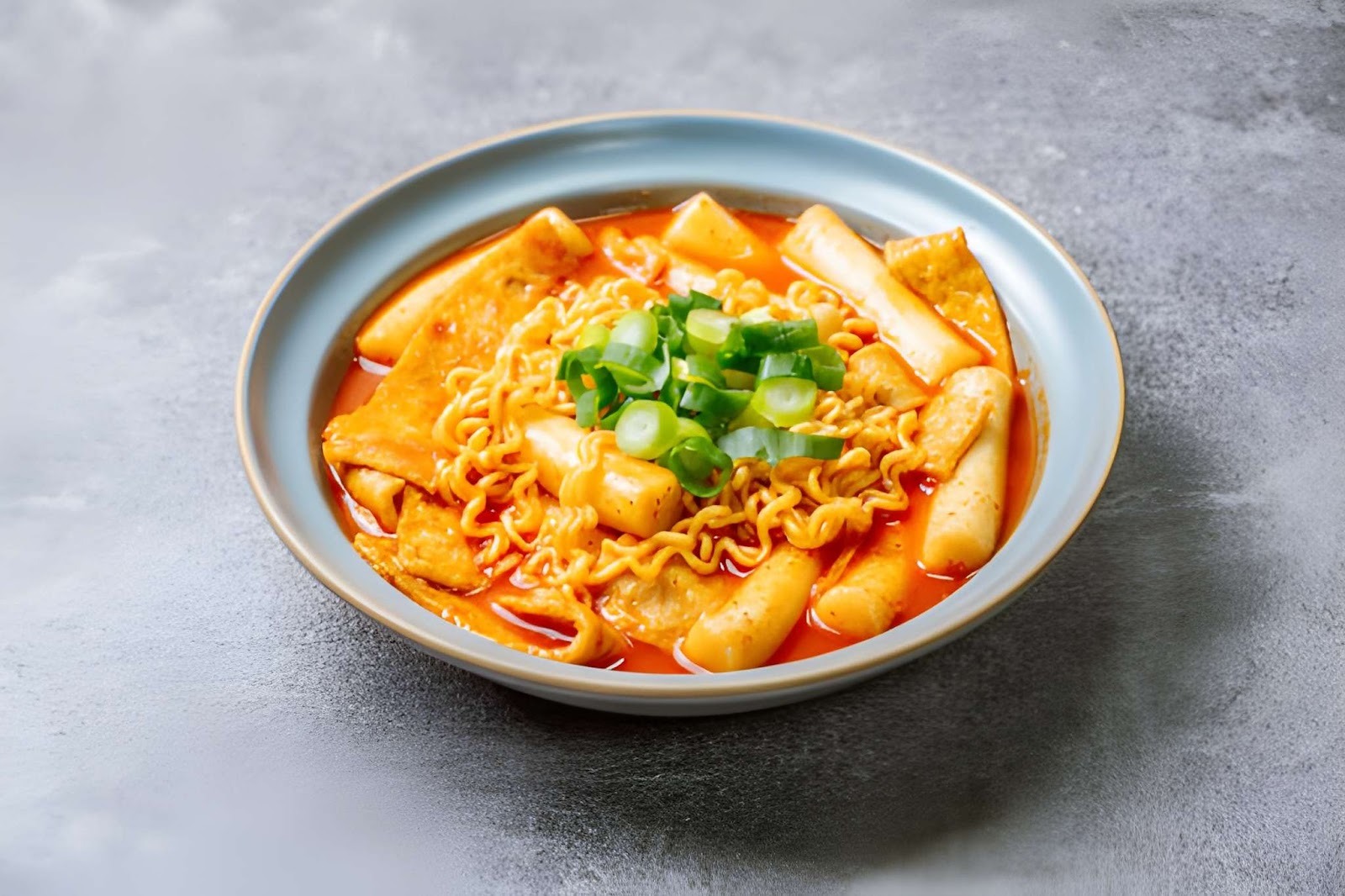 Rabokki adalah gabungan ramyeon dan tteokbokki